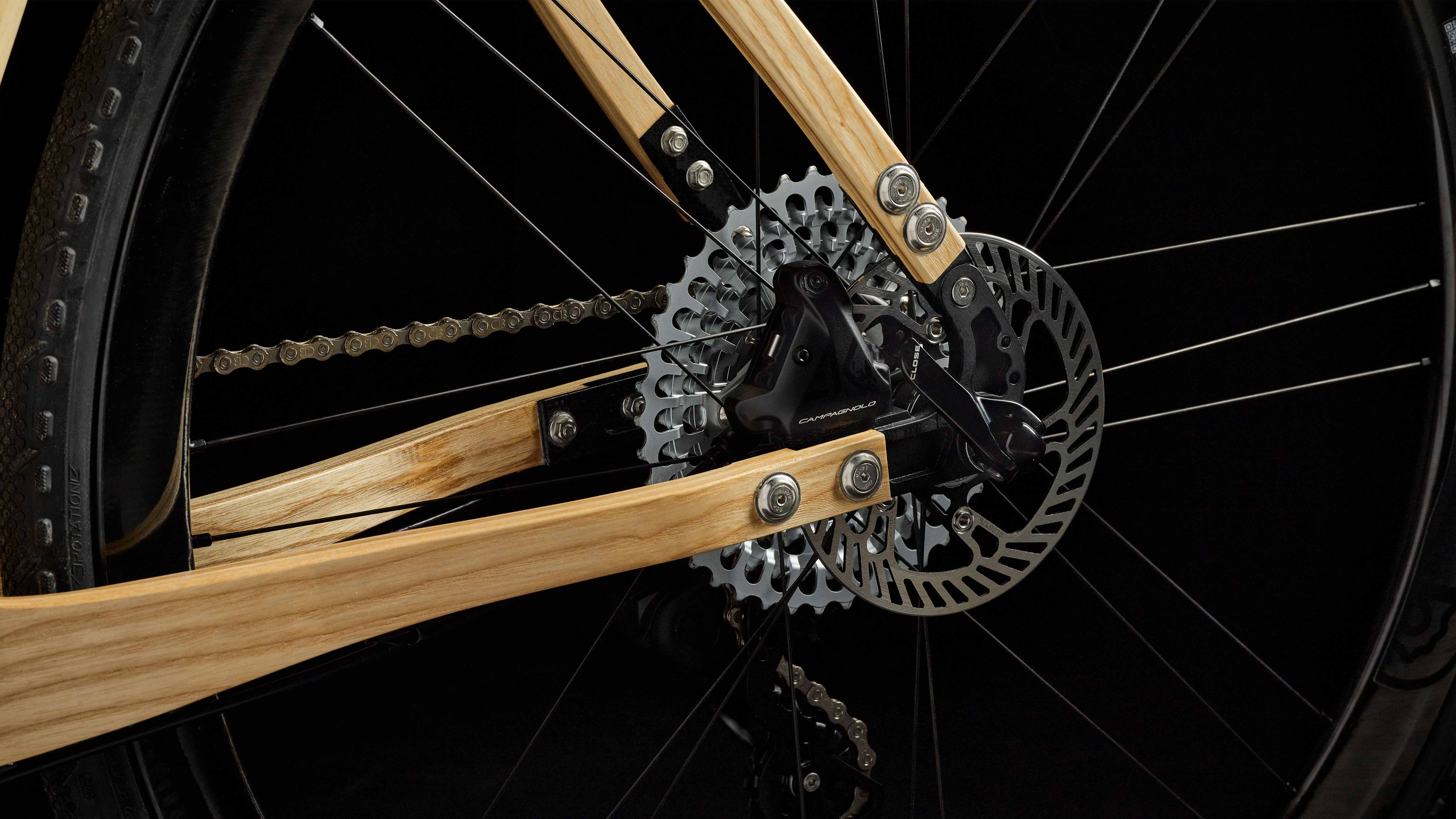 Close up of SILA gravel wooden bike back wheel and speed cassette